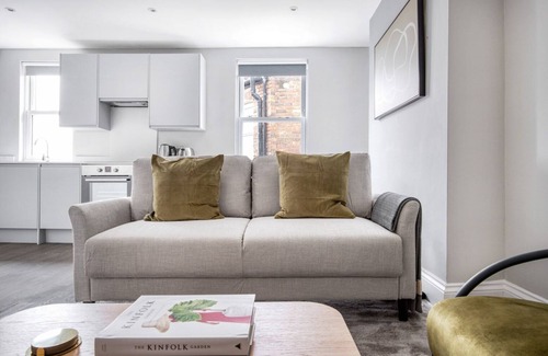 Munster Apartment | Just Built Fulham 1BR nr Parsons Green Tube, by Blueground