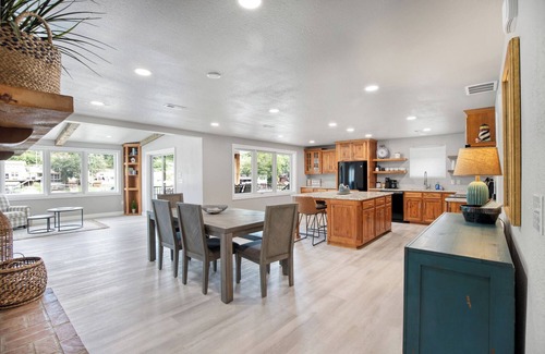 Rocky Mount House | Just Dock It | Lakefront Luxury for the Whole Family | Sleeps 14+ | Private Dock + Game Room