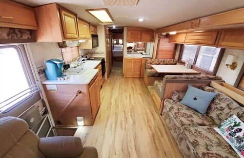 Las Cruces House | Just off 70, secluded, major week/month discounts.