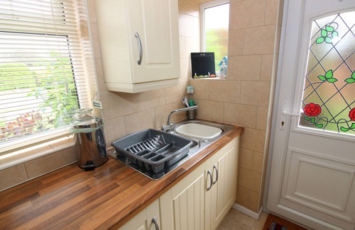 Frinton-on-Sea Apartment | Just off the seafront quiet and peaceful 2 bedroom ground floor retreat