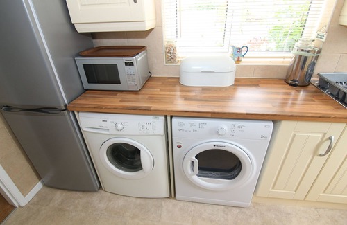 Frinton-on-Sea Apartment | Just off the seafront quiet and peaceful 2 bedroom ground floor retreat