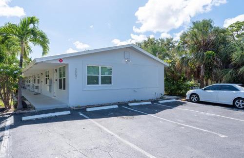 Wilton Manors Apartment | Just Off Wilton Drive Apt 8