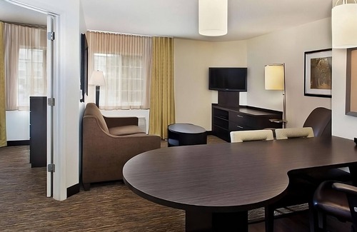 Somerset Hotel | Just What You Were Looking For! Spacious unit w/Kitchen. Near Revere Park!