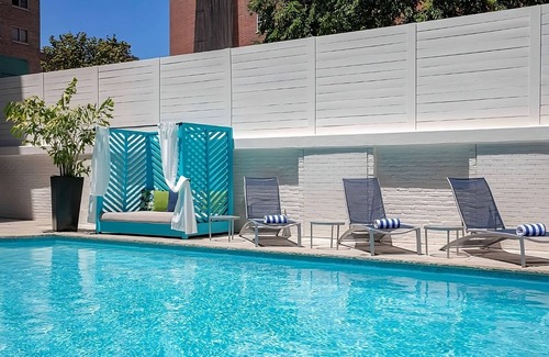 Dupont Circle Hotel | Just What You Were Looking For! w/Outdoor Pool, Pets are Allowed Here!