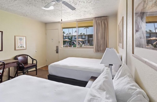 Kahului Hotel | Just What You Were Looking For! 3 Great Units, Steps to Ho’aloha Park Beach!