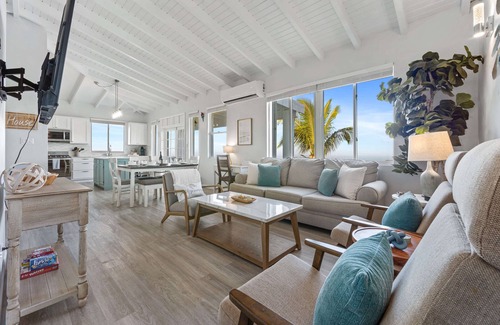 Estate Lindbergh Bay House | Justin's Island Escape-3 Bdrm- Lush Northside