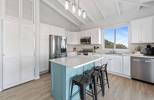 Estate Lindbergh Bay House | Justin's Island Escape-3 Bdrm- Lush Northside