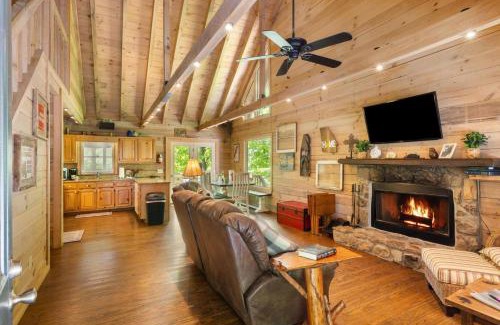 Owl Town Retreat House | JW Hidden Lakes