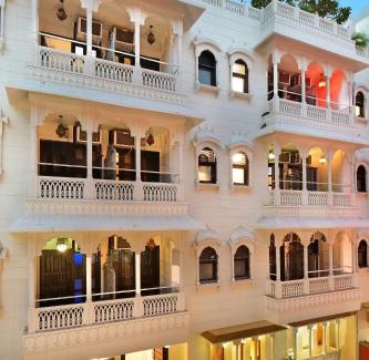 Paharganj Hotel | Jyoti Mahal A Heritage Hotel - 10Mins from New Delhi Railway station & 2Mins from Metro
