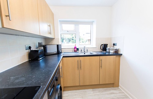 Peterborough Apartment | K Suites - Lovely 2 bedroom w/ Parking on Site
