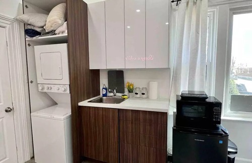 London House | Kaato's Nest - King Bed - Built-in speakers!n