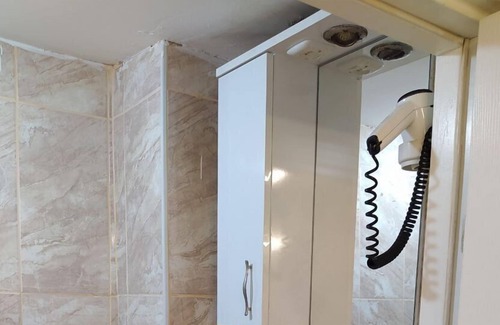 Kadikoy House | Kadikoy Can Suit