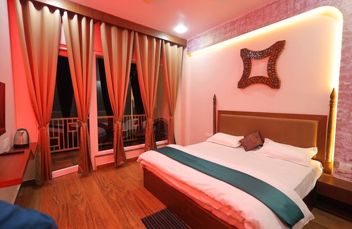 Kaul Bed & Breakfast | Kafal Pako Resort - Luxury Mountain View Stay in Mukteshwar