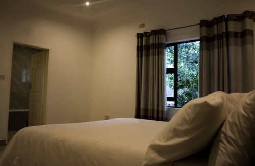 Victoria Falls Cabin | Kafusi Lodge