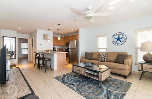 Rum Point Condo | Kaibo Dreams: Beachfront Paradise w/Shared Pool & Hot Tub; Walk to Restaurants &
