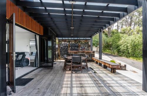 Raglan House | Kaitoke Retreat & Studio