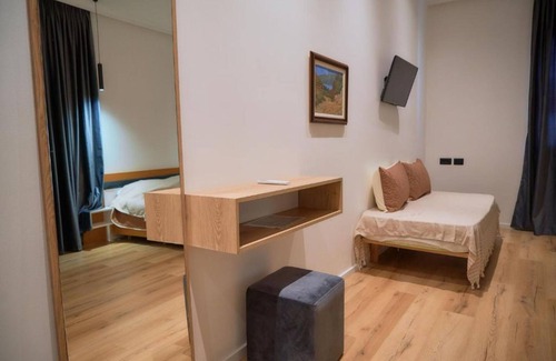 Tirana Hotel | Kalpazo Inn Tirana