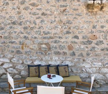 Alika Apartment | Kamares Cave House 3