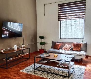 Centro House | Kambal Peregrino