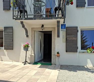 Kuceli House | Kameni biser