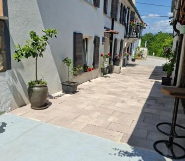 Kuceli House | Kameni biser