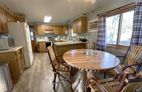 Phillips House | Kamp Kielley | 3 Bed, 1.5 Bath
