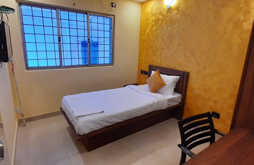 Kodambakkam Hotel | Kans one