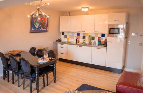 Canal Ring Apartment | Karel Appel apartment