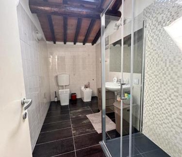 Peretola House | Karivi - Poma
