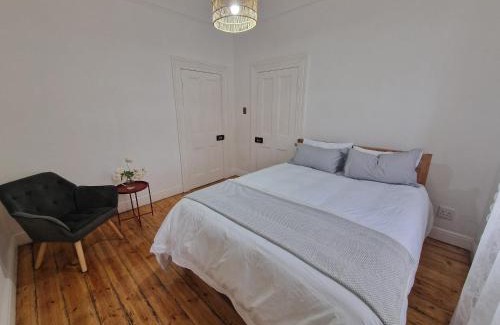 Ladismith House | Karoocible