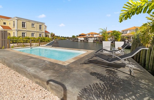 Kralendijk House | Kas Azul - Water front with private pool