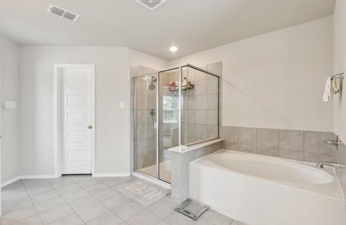 Lincoln Park Apartment | KAS resident