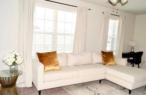 Lincoln Park Apartment | KAS resident