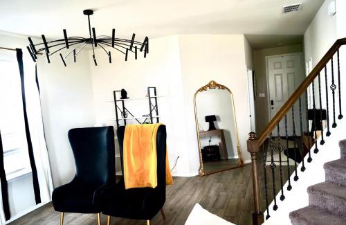 Lincoln Park Apartment | KAS resident
