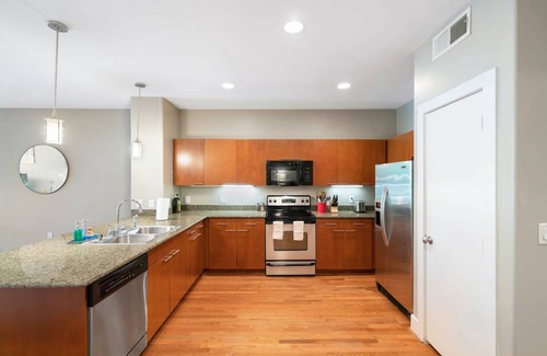 Legacy Park Apartment | Kasa | Comfy 2BD + Pet Friendly | Plano