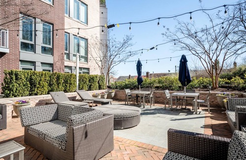 Del Ray Apartment | Kasa Comfy Studio Self Check-in Alexandria