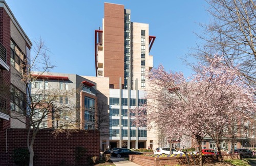Del Ray Apartment | Kasa Comfy Studio Self Check-in Alexandria
