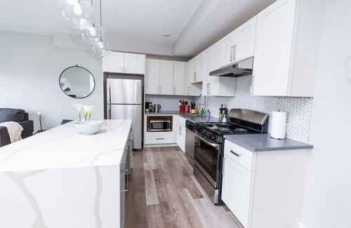 DeBaliviere Place Apartment | Kasa Forest Park St. Louis