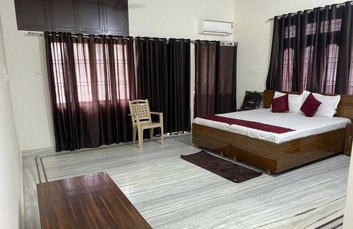 Mahmoorganj Hotel | Kashi Vas Super Rooms