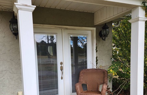 Knoxville Cottage | Kathi's Cottage by Downtown Knoxville, Sevierville, Pigeon Forge, Gatlinburg