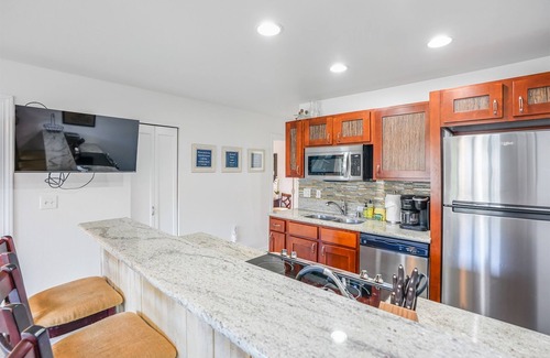 Wailua Condo | Kauai Kailani 206. Outstanding Updated Condo in Kapaa! Very Close to Shopping and Restaurants.