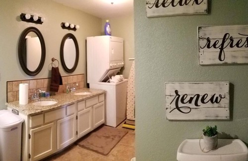 Kaw City House | Kaw Lake View and 30 Minutes from Pioneer Woman, Ree Drummond's Mercantile