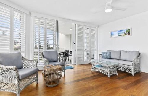 Buddina Apartment | Kawana Beachside Getaway 1 Bedroom Apartment