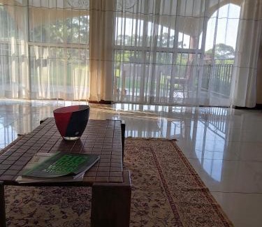 Kampala Bed & Breakfast | Kaz Breeze Gardens