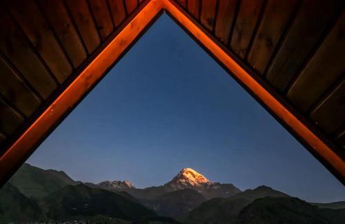 Stepantsminda Apartment | Kazbegi cottage kide- ყაზბეგში კოტეჯი კიდე