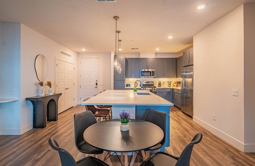 North Scottsdale Apartment | KB - Scottsdale Grand