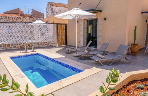 Kefalas House | Kefalas Luxury Villas Patitiri with Private Pool