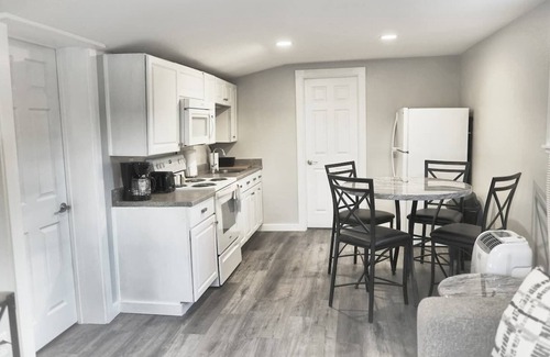 Keizer House | Keizer Rapids Mini Estate 🌊 (Near In-N-Out)