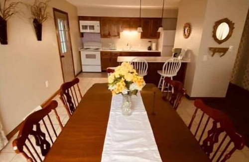 Sloans Valley House | Kellerman’s at Villager-Pool, Resort Dock