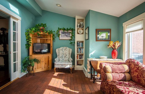 Strasburg House | Kellers Historic Home sits in Center of Strasburg & Amish Country Lancaster Pa